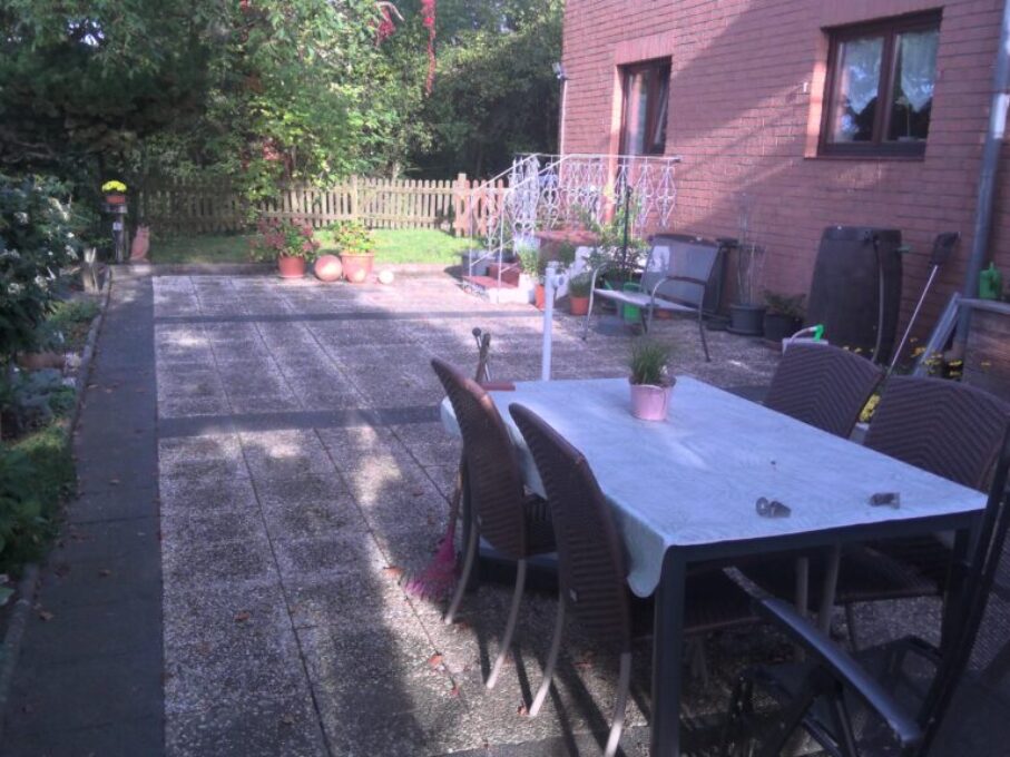 14 EG-Terrasse ganz